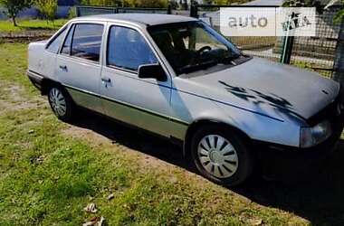 Седан Opel Kadett 1988 в Днепре