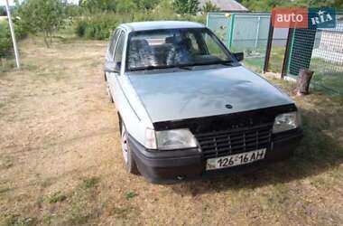 Седан Opel Kadett 1988 в Дніпрі
