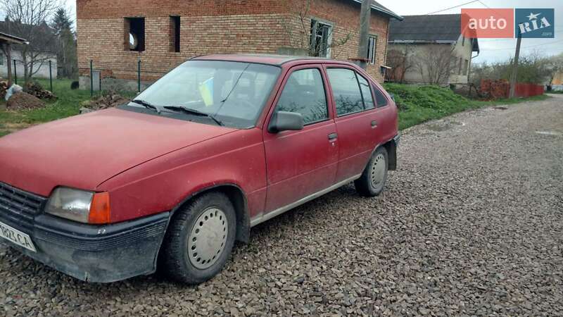 Хэтчбек Opel Kadett 1987 в Ивано-Франковске