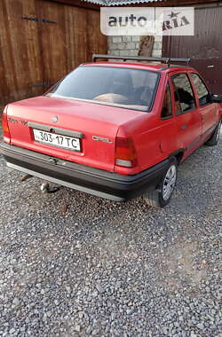 Седан Opel Kadett 1987 в Бориславе