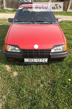 Седан Opel Kadett 1987 в Бориславі