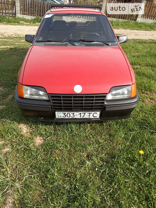 Седан Opel Kadett 1987 в Бориславе