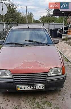 Хэтчбек Opel Kadett 1988 в Миргороде