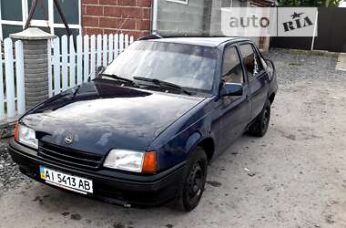 Седан Opel Kadett 1990 в Шумську
