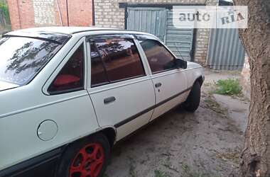 Седан Opel Kadett 1987 в Харкові
