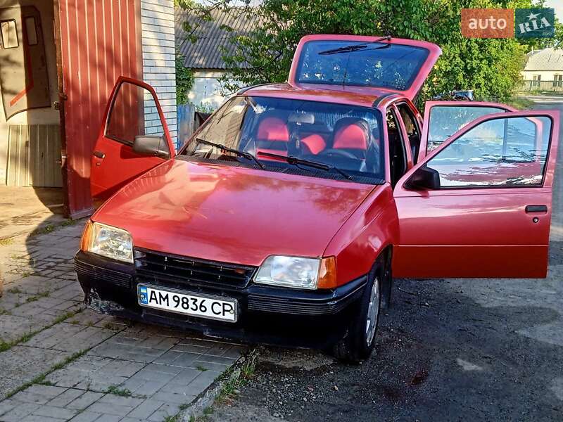 Хэтчбек Opel Kadett 1991 в Малине