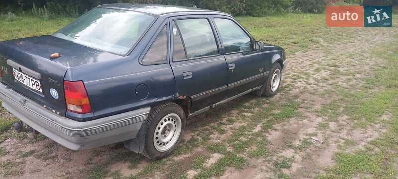 Седан Opel Kadett 1991 в Староконстантинове