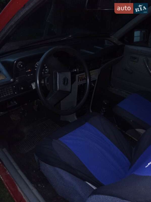 Хэтчбек Opel Kadett 1988 в Умани фото 4 Хэтчбек Opel Kadett 1988 в Умани