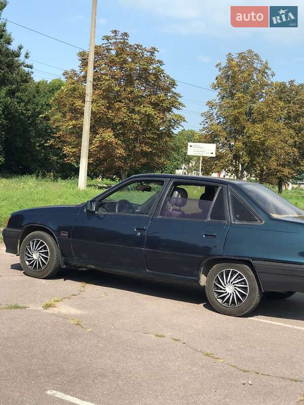 Седан Opel Kadett 1986 в Дніпрі
