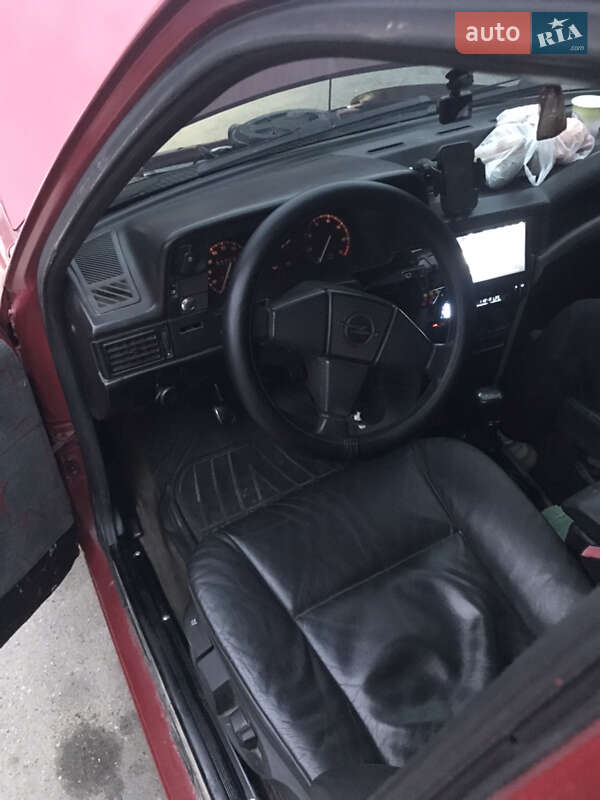 Седан Opel Kadett 1987 в Городні