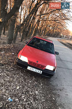 Седан Opel Kadett 1987 в Лозовой