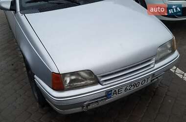 Хэтчбек Opel Kadett 1988 в Ковеле