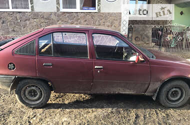Хэтчбек Opel Kadett 1985 в Золочеве