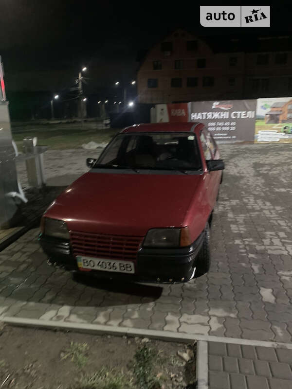 Седан Opel Kadett 1986 в Калуші