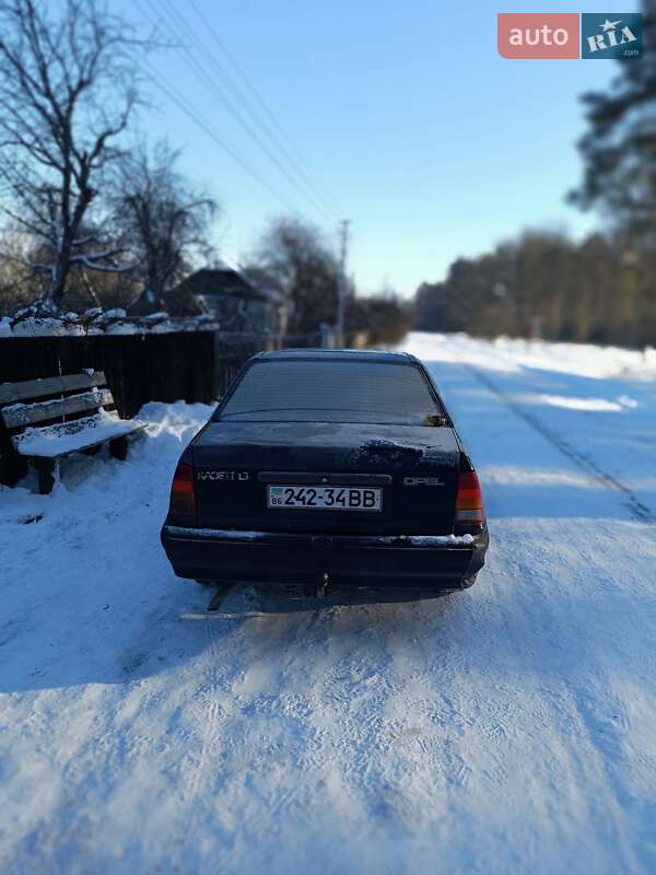 Седан Opel Kadett 1987 в Малині
