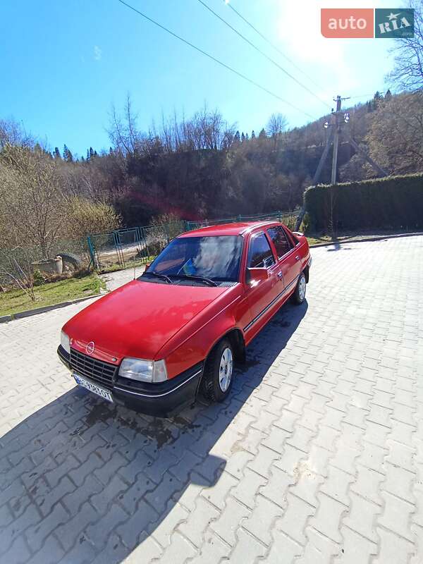 Седан Opel Kadett 1988 в Турці