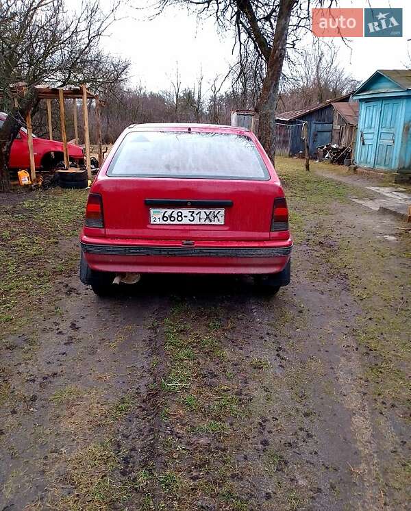 Хэтчбек Opel Kadett 1985 в Коропе