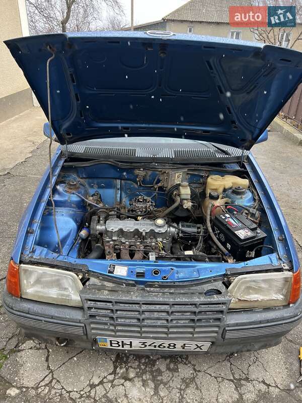 Универсал Opel Kadett 1988 в Болграде