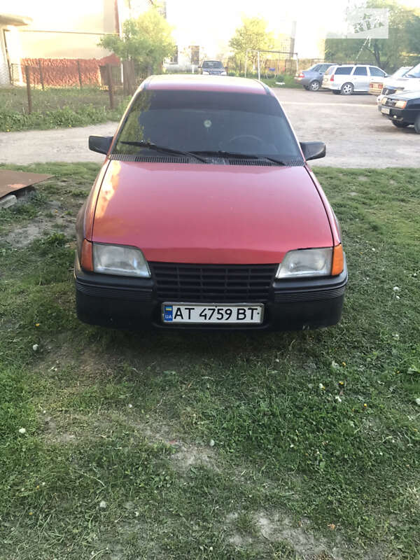 Хэтчбек Opel Kadett 1985 в Бучаче