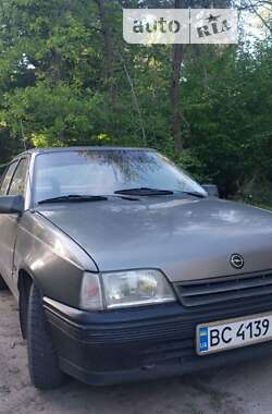 Седан Opel Kadett 1990 в Каменке-Бугской