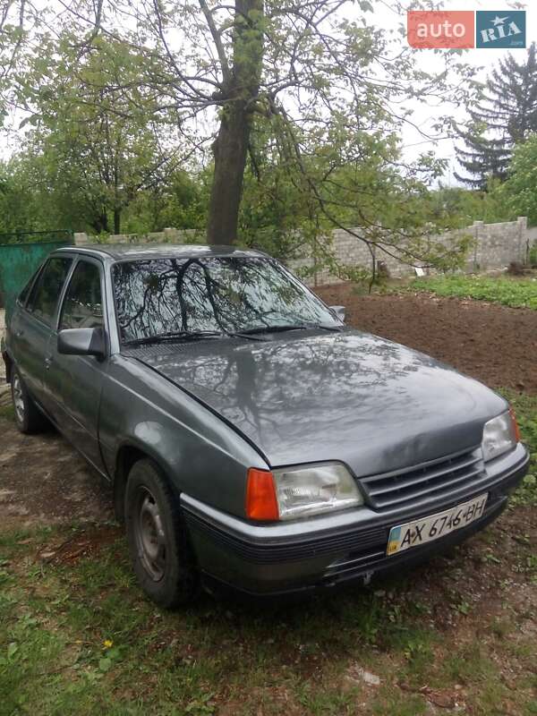 Седан Opel Kadett 1991 в Бабаях