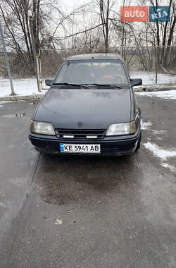 Седан Opel Kadett 1990 в 