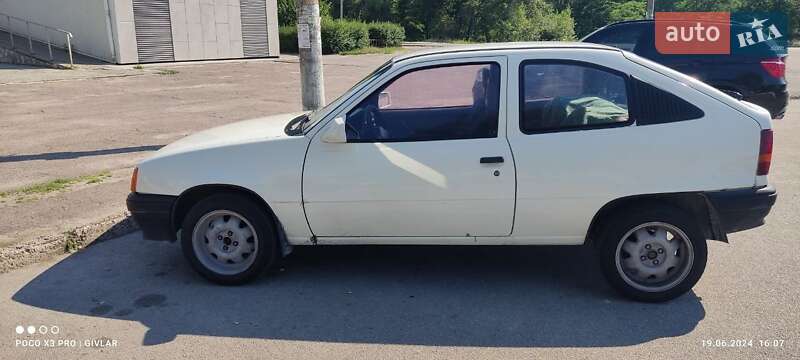 Хетчбек Opel Kadett 1986 в Кам'янському