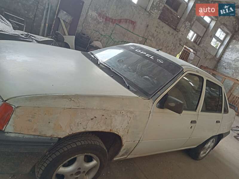 Седан Opel Kadett 1987 в Одесі