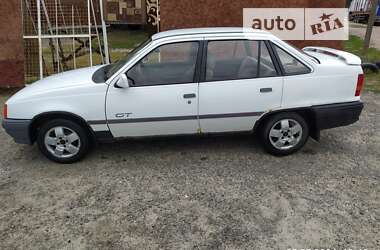 Седан Opel Kadett 1988 в Димері