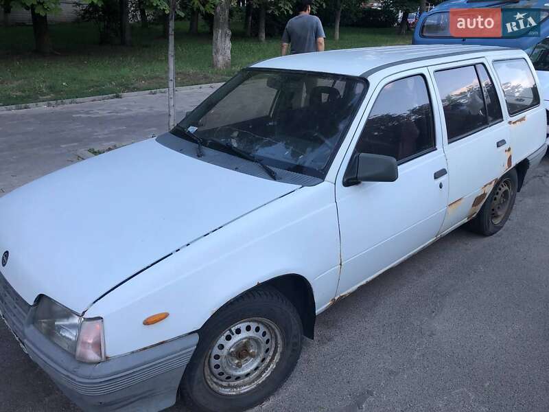 Универсал Opel Kadett 1986 в Киеве