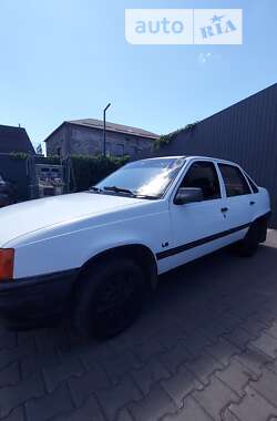 Седан Opel Kadett 1991 в Каменском