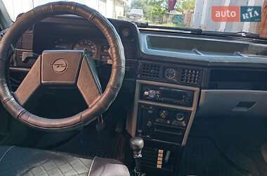 Седан Opel Kadett 1987 в Дрогобыче