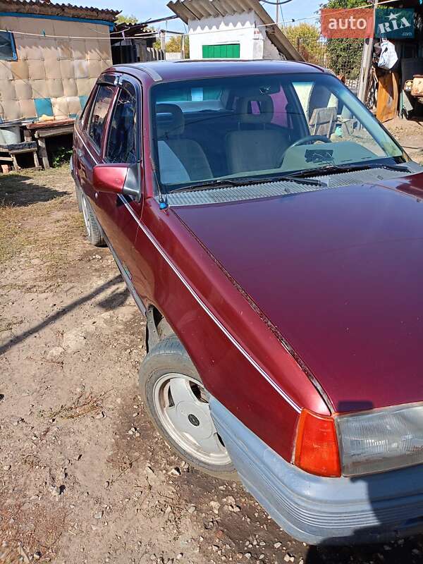 Седан Opel Kadett 1991 в Лозовой