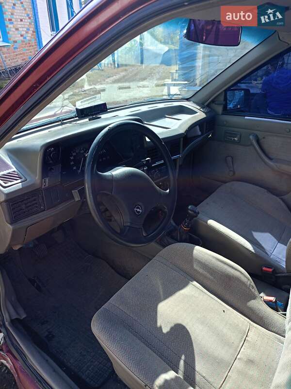 Седан Opel Kadett 1991 в Лозовой