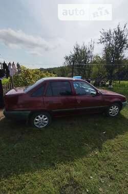 Седан Opel Kadett 1990 в Староконстантинове