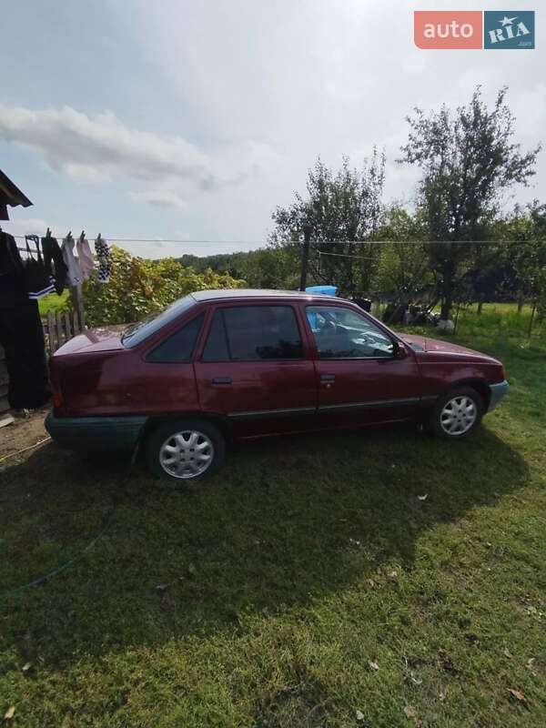 Седан Opel Kadett 1990 в 