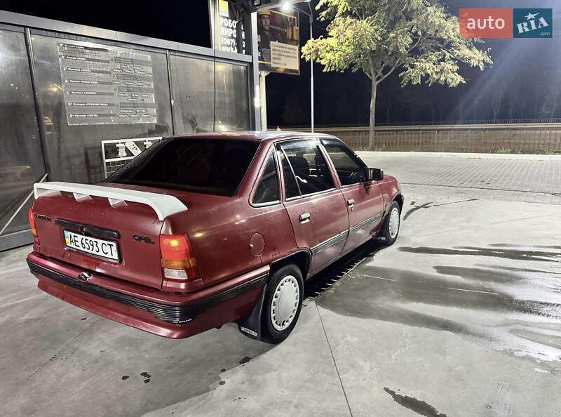 Седан Opel Kadett 1991 в Шепетовке