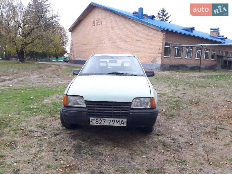 Хэтчбек Opel Kadett 1985 в Черкассах