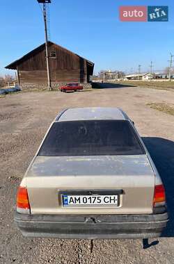 Седан Opel Kadett 1985 в 