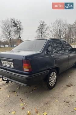 Седан Opel Kadett 1991 в Тыврове