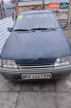 Хетчбек Opel Kadett 1988 в Світловодську