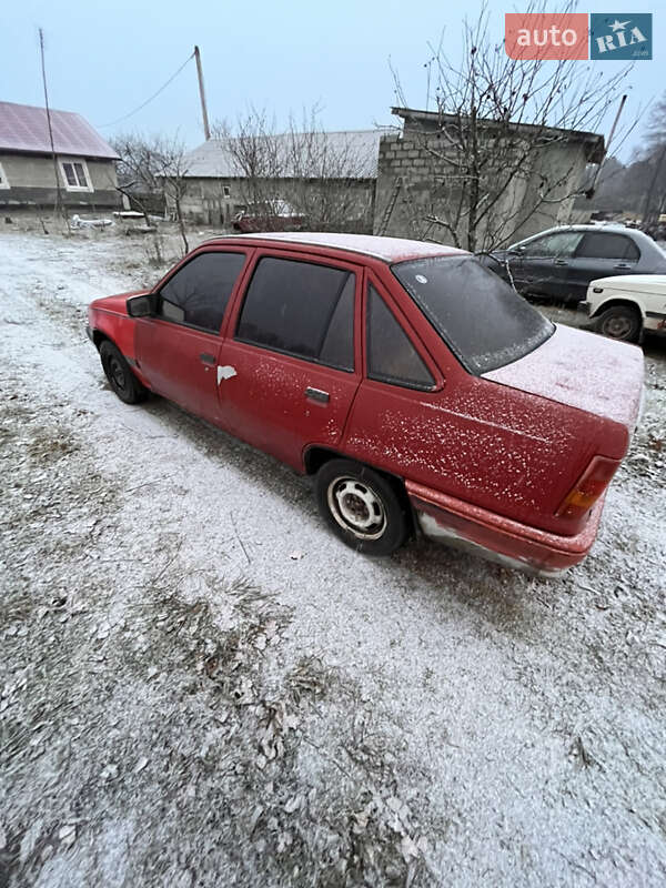 Седан Opel Kadett 1990 в Львові