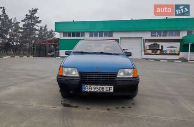 Седан Opel Kadett 1988 в Павлограде