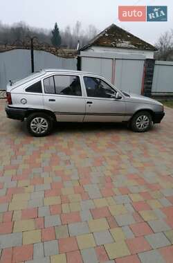 Хетчбек Opel Kadett 1988 в Іршаві