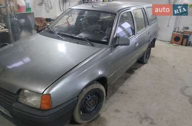 Универсал Opel Kadett 1987 в Баре