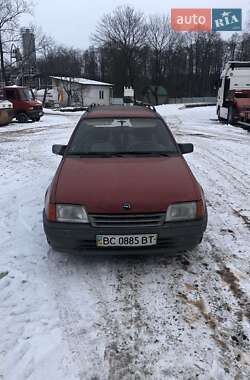 Универсал Opel Kadett 1990 в Надворной