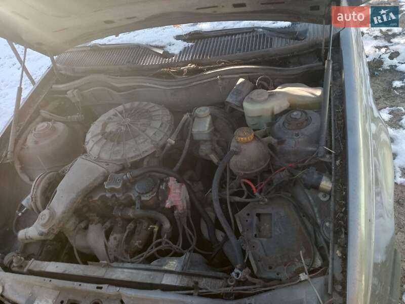 Седан Opel Kadett 1988 в Жовкве