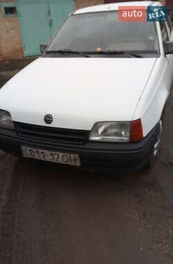 Хэтчбек Opel Kadett 1986 в Кропивницком