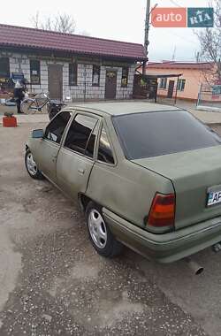 Седан Opel Kadett 1990 в Одессе