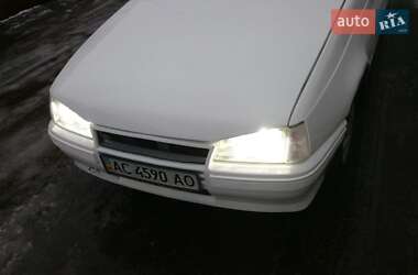 Седан Opel Kadett 1987 в 